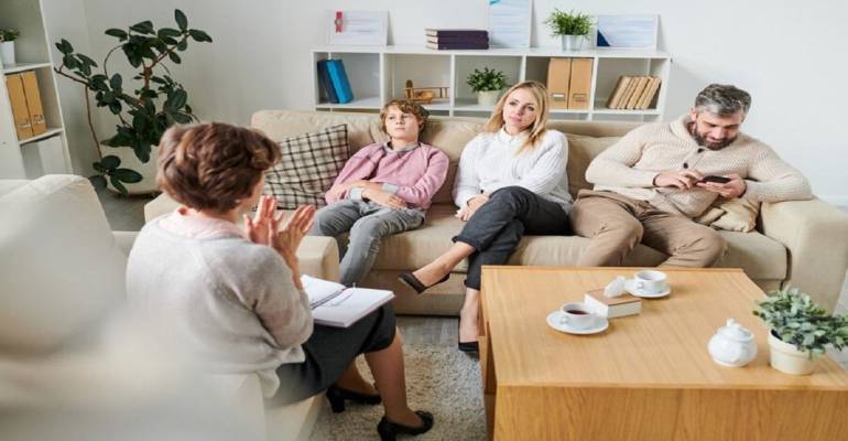 How Family Therapy Helps Resolve Long Standing Conflicts